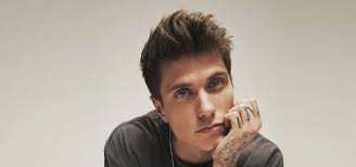 Greta Cuoghi, chi è moglie la di Benji/ "Mi ha conosciuto in uno dei  momenti più bassi della mia vita"