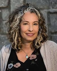 Beth Lengel's Instagram, Twitter & Facebook