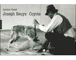 I n 1974, german conceptual artist joseph beuys set out on an audacious experiment: Joseph Beuys Coyote Relie Caroline Tisdall Achat Livre Fnac