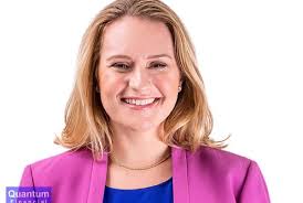 Claire's story ⋆ Independent financial advisor Claire Mackay