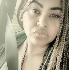 Kim Nardelli's Instagram, Twitter & Facebook