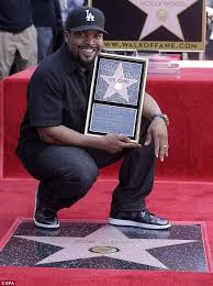 Rapper Ice Cube Celebrates Receiving Star On Hollywood Walk Of Fame Hollywood Walk Of Fame Walk Of Fame Black Music