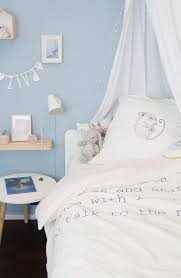 Kinderzimmer Fur Madchen In Hellblau Soul Follows Design Kinderzimmer Fur Madchen Wandfarbe Kinderzimmer Kinder Zimmer