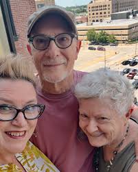 Frisbee fun this beautiful eve! ❤️ #corgimom #norton #nora