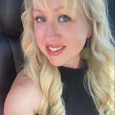 Cindy Mantooth's Instagram, Twitter & Facebook