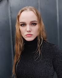 lilly.joan LILLY JOAN GUTZEIT by @svenserkis #newheadshots #lillyjoangutzeit