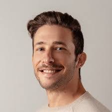 Jesse Chase's Instagram, Twitter & Facebook