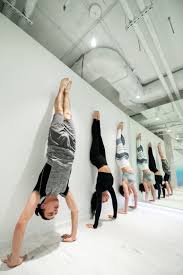 Shift back and forth in this position, 6 times. Why Handstands Are My Favourite Exercise Trend Chatelaine