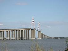 Couper les ponts peut aussi se faire avec son passé, lorsqu'on décide de tourner la page, d'aller de l'avant, de faire table rase du passé. Pont Wikipedia
