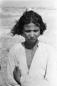 صورة لصبي في الجزء الأسفل من وادي ضمد شرق صبيا rare pictures couple photos photo