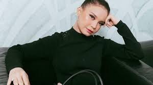 Berikut ini adalah chord kunci gitar lagu atas nama cinta. Chord Lagu Lagu Hits Dari Rossa Terlalu Cinta Atas Nama Cinta Hijrah Cinta Hati Yang Kau Sakiti Tribun Kaltim