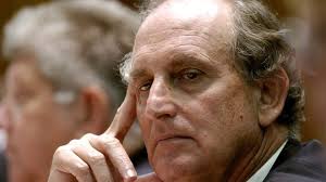 Former minister Chris Burns breaks down at Stella Maris inquiry into Unions  NT free lease deal