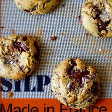 Smitten Kitchen On Instagram Crisp Edged Soft Within Finished With A Faint C Smitten Kitchen Cookies Smitten Kitchen Chocolate Chip Cookies Smitten Kitchen