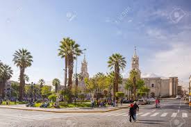 Ciertamente en agosto arequipa es fiesta. Arequipa Peru 15 De Agosto De 2015 Gente En La Plaza Principal Plaza De Armas De Arequipa Destino De Viaje Famoso Y Punto De Referencia En Peru La Majestuosa Catedral En