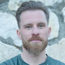 Leon Hutchinson's Instagram, Twitter & Facebook