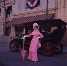 In the early 20th century, two rivals, the heroic leslie and the despicable professor fate, engage in an epic automobile race from new york to paris. Natalie Wood The Great Race Natalie Wood 60er 60er Jahre