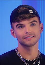 Exploring Drag Queen Brilliance with Sam Star