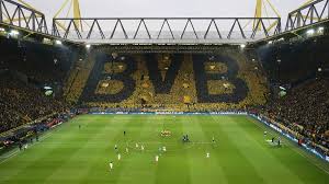 Signal iduna park das westfalenstadion wurde anläßlich der weltmeisterschaft 1974 gebaut. Borussia Dortmund Bald Wieder Vor Fans Im Stadion Bvb Manager Michael Zorc Spielen Alles Durch Sportbuzzer De