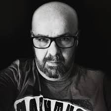 Barn owl in flight (wild, not baited) Just curious, what's your dream  bird-in-flight shot that you hope to get one day? And what's your biggest  challenge in bird-in-flight?