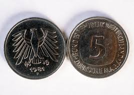 In kisten verpackt kam das neue geld bündelweise an den vielen verschiedenen verteilerstellen in deutschland an. Tschus 500er Schoner Schein Finanzen Faz