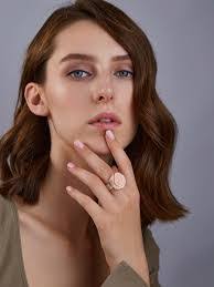 Rose Shell's Instagram, Twitter & Facebook