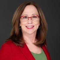 Lisa Veloz's Instagram, Twitter & Facebook