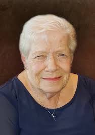 Faye Kellogg's Instagram, Twitter & Facebook