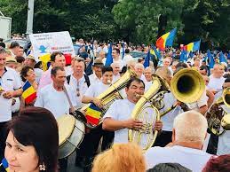 Astăzi, simpatizanții psd din intreaga țară au plecat spre bucurești pentru mitingul de susținere a guvernului. Orban Mitingul Psd A Fost Penibil Singurul Eveniment Important De SambÄtÄ A Fost Victoria Lui Halep La Roland Garros Rfi Mobile