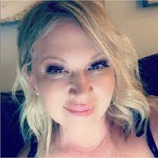 Lisa Grim's Instagram, Twitter & Facebook