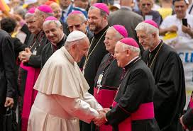 El papa francisco presenta sus respetos al primer presidente de bangladesh sheikh mujibur rahman durante su visita al complejo conmemorativo bangabandhu en dacca. Video Libertatea UrmÄƒreÈ™te Vizita Papei Francisc In Romania Libertatea