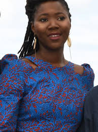 Vanessa Dumont's Instagram, Twitter & Facebook