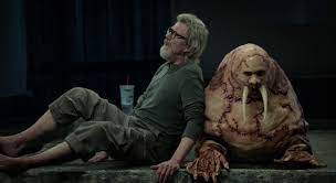 Tusk is based on a 2013 gumtree advert posted by a brighton man who said he had lived a life of smith saw the potential for the film to lose focus way back when he was batting the idea around on. Michael Parks Und Justin Long In Tusk 2014 C Xyz Films Filmfutter