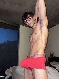 Enjoying More Of Hung Twunk Model Darrell Jones - Gay Porn Blog Network -  Nude Men Posted Free Daily