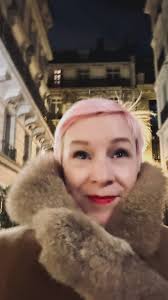 Crystal Lewis (@thecrystallewis) • Instagram photos and videos