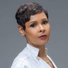 Nikki Shaw's Instagram, Twitter & Facebook