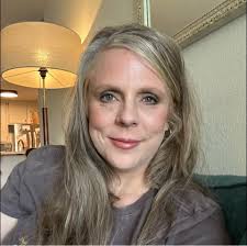 Tracey Knapp's Instagram, Twitter & Facebook