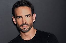 Chris Gorham's Instagram, Twitter & Facebook