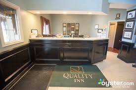 Experience a happy night's sleep and relaxation when you stay at our quality inn & suites. Quality Inn Airport West The Jacuzzi Suite With Two Bathrooms At The Quality Inn Airport West Oyster Com Hotel Photos
