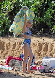 Technically, katy perry was in hawaii for work (playing a private show wednesday), but who says you can't bring orlando bloom along and mix business and pleasure? Exclusive No Web Orlando Bloom And Katy Perry Spend Their Christmas Vacation On The Beach In Hawaii With Family Sawfirst