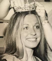 Diana Nesbit's Instagram, Twitter & Facebook