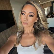 Sarah Lau (@sarrahlau)