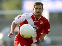 A player from the bundesliga team paderborn has become the first footballer in germany to be diagnosed with coronavirus. Baumgart Kommt Aus Cottbus Regionalliga Kicker