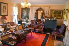 Jerry reed introduces burt reynolds with duelling banjos. Burt Reynolds Florida Mansion Sells For 3 3m After Nine Years Of Being Up For Sale Daily Mail Online