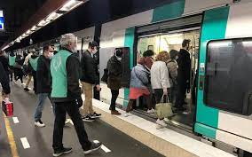 Si vous n'avez pas d'hébergement pour votre cure, ce studio situé au clos de l'eden pourrait vous convenir : Ratp Le Metro Et Le Rer Retrouveront Leurs Horaires Normaux Le 25 Mai Le Parisien