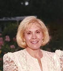 Roseanne Pratt's Instagram, Twitter & Facebook