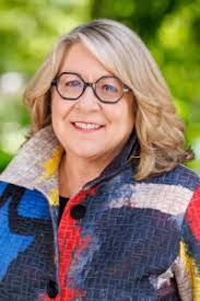 Janet Gooch's Instagram, Twitter & Facebook