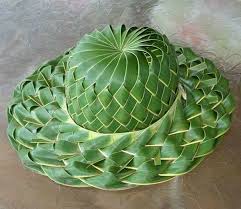 Kelapa parut yang sudah diberi bumbu kuning ditambah kuah kuning cukup menggiurkan. Kerajinan Tangan Dari Janur Daun Kelapa Elinotes Review