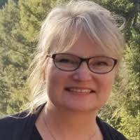 Lisa Erdmann's Instagram, Twitter & Facebook