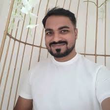 How to Stay Top of Mind with a Hiring Manager