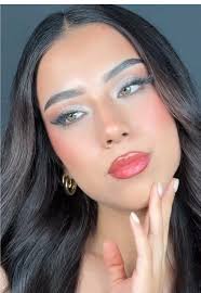 Eleva tu maquillaje con Moondust y All Nighter